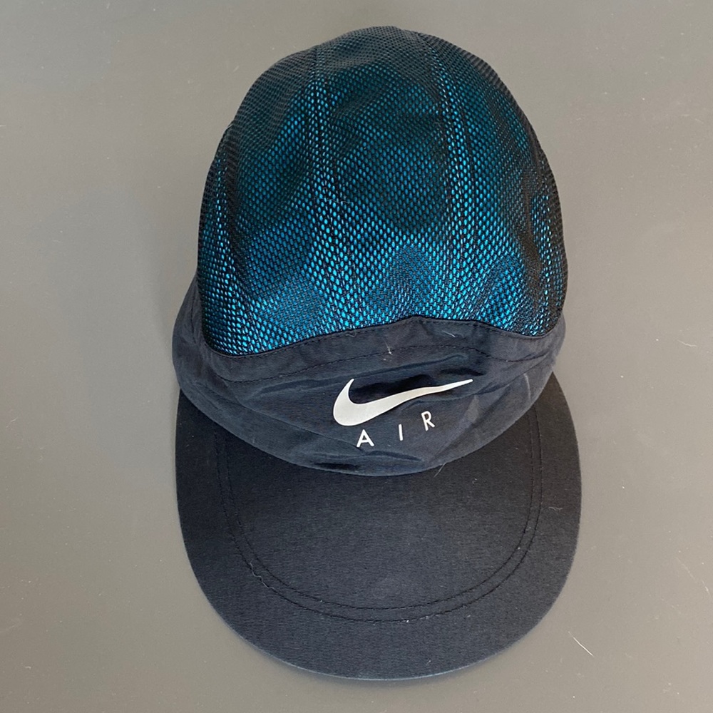Supreme x Nike men’s black and blue nylon running cap